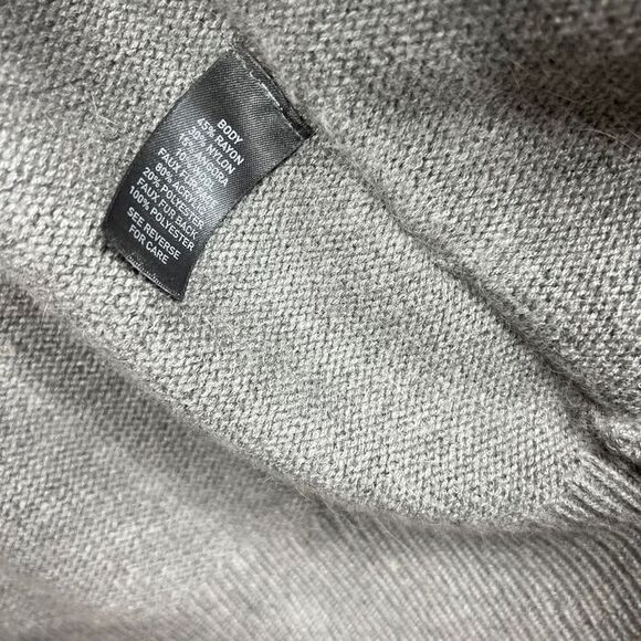 Women’s Johnston & Murphy Angora Wool Blend Faux Fur Vest with Grey Knit - Picture 6 of 6